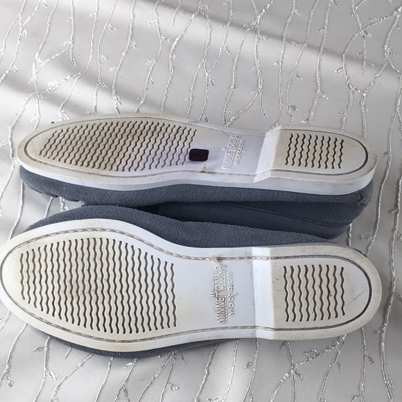 Vintage Minnetonka moccasin grey beaded red and black and white - Picture 5 of 6